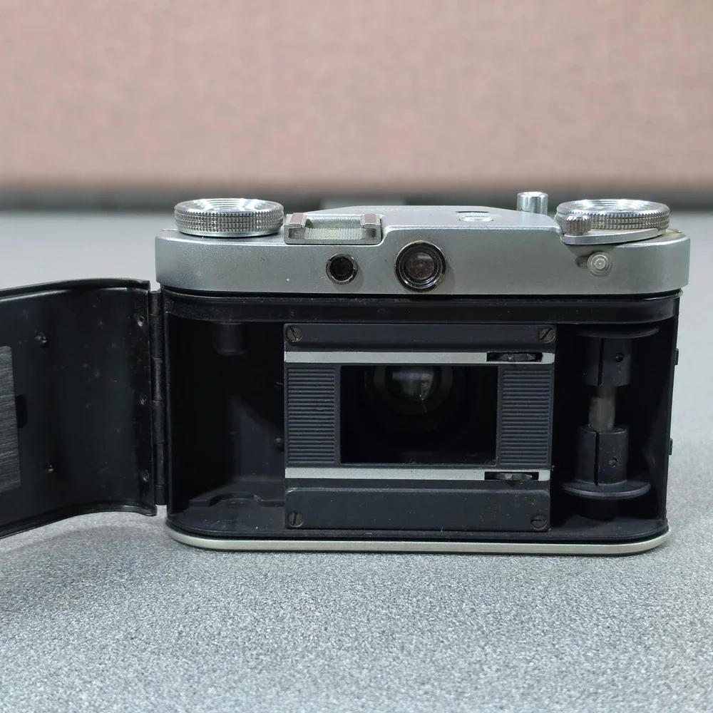 Wirgin Edixa 35mm Camera Silver Black Fair Vintage Isco Lens Untested